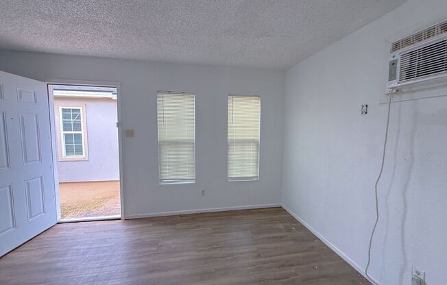 1 bed, 1 bath, 520 sqft, $650