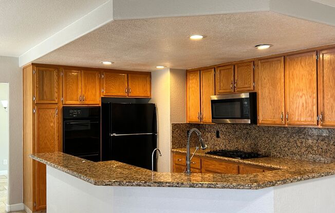 BEAUTIFUL 2 STORY 5 BEDROOM HOME IN HENDERSON