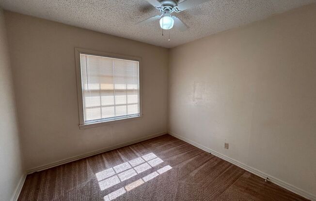 3 beds, 1 bath, $995