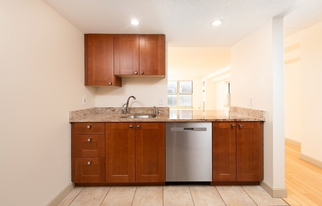 2 beds, 1 bath, 854 sqft, $3,600, Unit 4-G