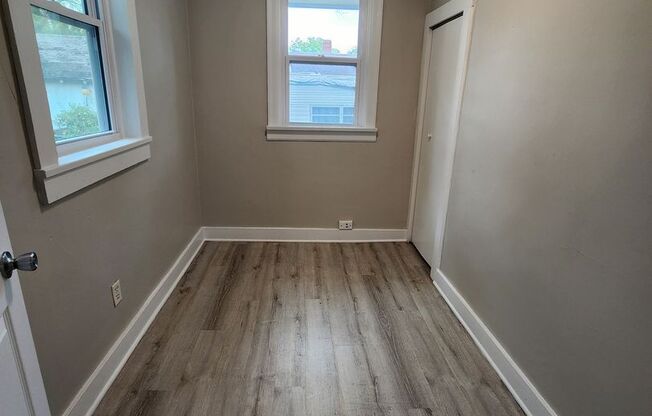 3 beds, 1 bath, $930