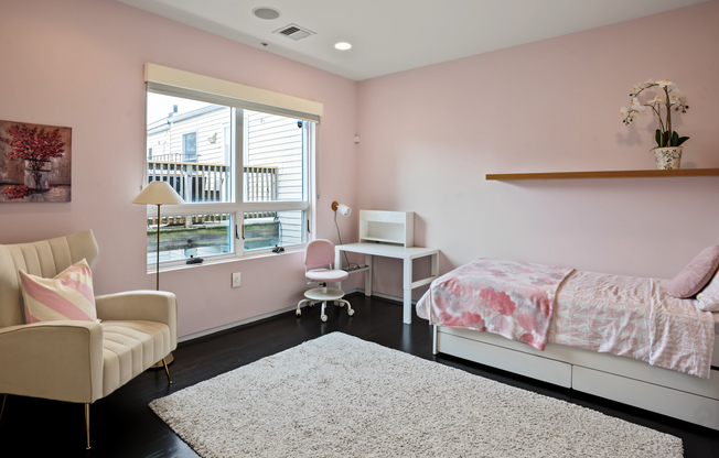 2 beds, 2 baths, 1,350 sqft, $4,800