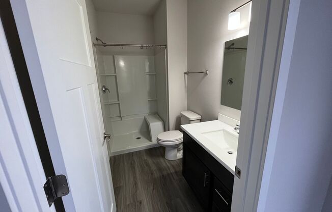 2 beds, 2 baths, 1,092 sqft, $1,900, Unit 1400-211