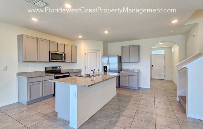 LOVELY 5 BEDROOM HOME WITHIN SOLERA at LAKEWOOD RANCH! ANNUAL LEASE!