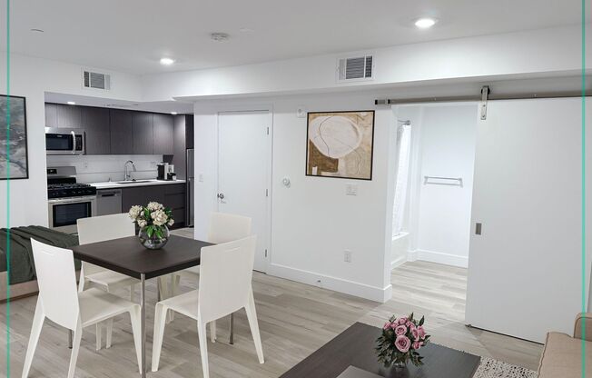 Studio, 1 bath, 538 sqft, $1,900, Unit 306