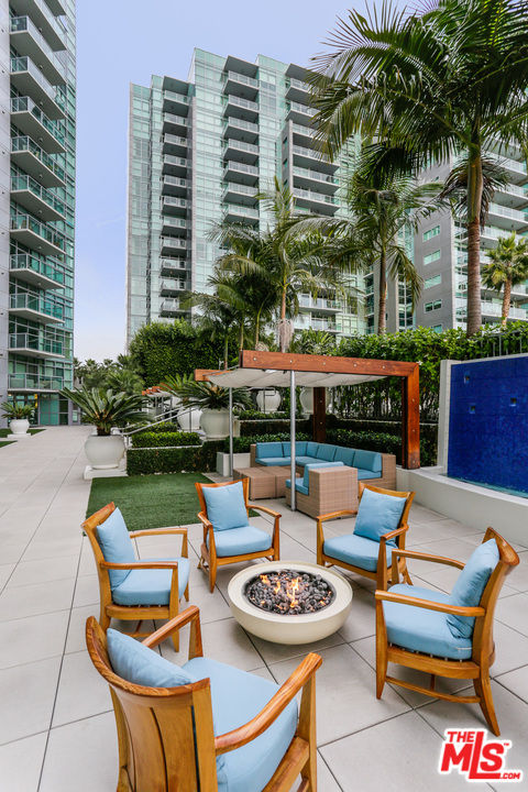 1 bed, 1 bath, 946 sqft, $3,950, Unit 614