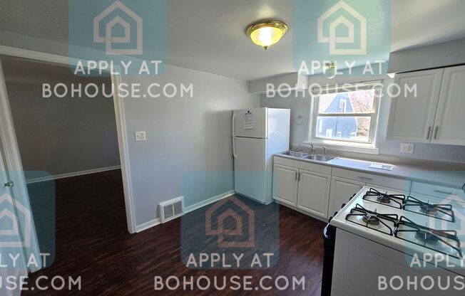 2 beds, 1 bath, 850 sqft, $889, Unit 3