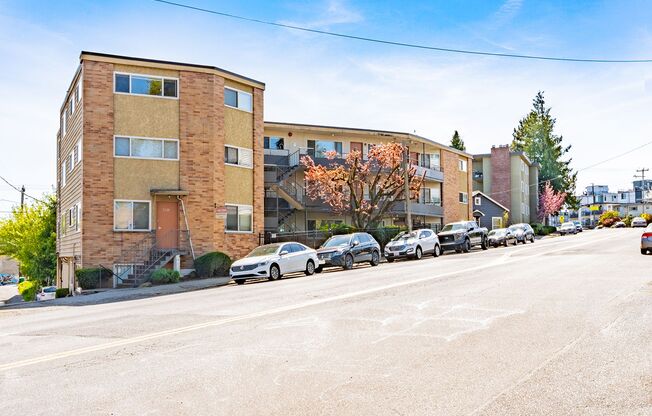 Lake Vista Apartments