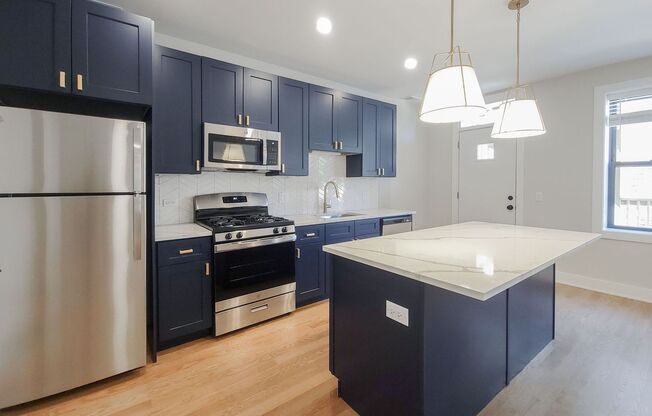 2 beds, 1 bath, 775 sqft, $2,950, Unit 2028-2A