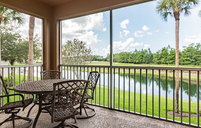 ☀️ Seasonal Golf Getaway with Stunning Views – 2BR Condo in Cedar Hammock Golf & Country Club, Naples ⛳️
