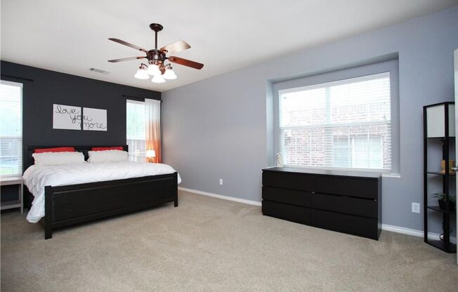 Beautiful home with soaring ceilings that feeds into Frisco ISD! 4 Bedroom and 2.1 Baths