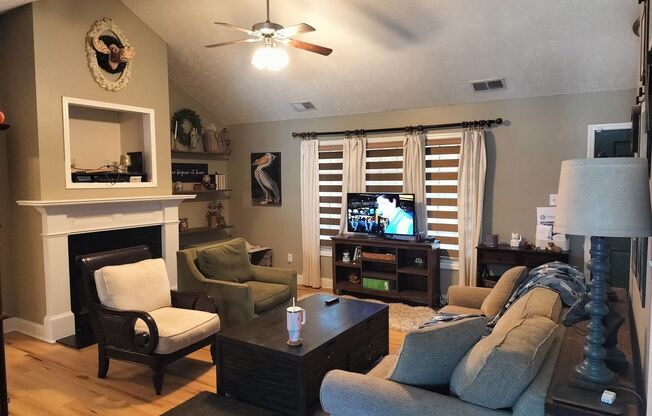 3 beds, 2 baths, $1,900