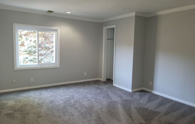 2 beds, 1 bath, $1,250, Unit Unit 2