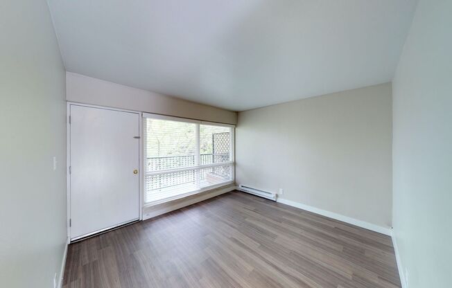 Studio, 1 bath, 355 sqft, $1,350, Unit 405