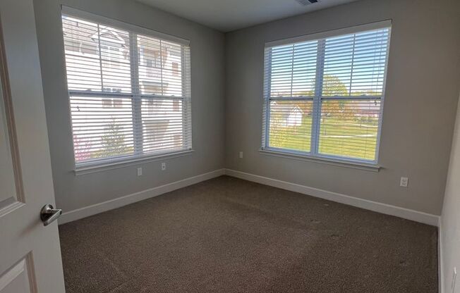 2 beds, 2 baths, 1,263 sqft, $3,282, Unit 0122