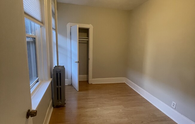 2 beds, 1 bath, $3,320, Unit 15