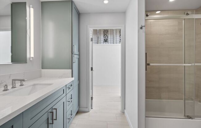 2 beds, 2 baths, $4,200, Unit # PENTHOUSE 8