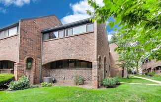 UIC Area 3-Bedroom Checks All the Boxes