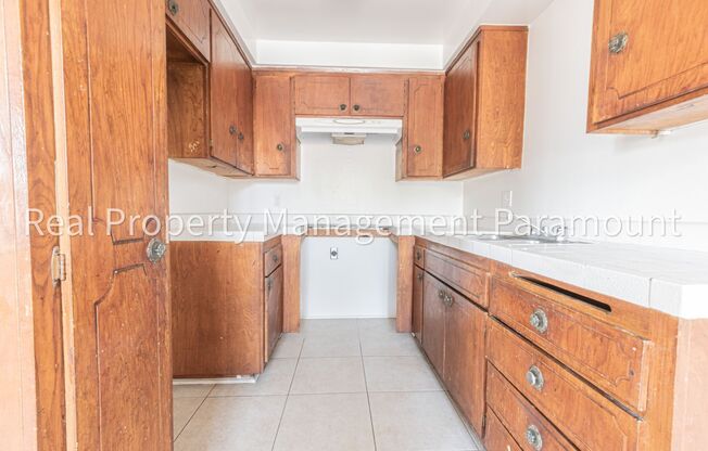 540 W Queen Street