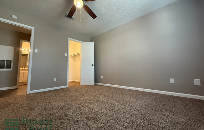 1 bed, 1 bath, 640 sqft, $825, Unit 220
