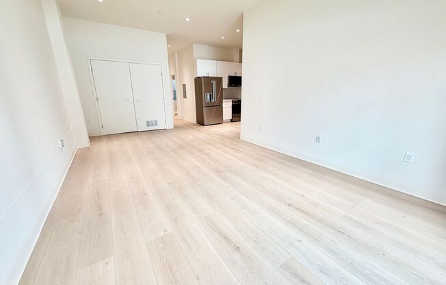 1256 Howard