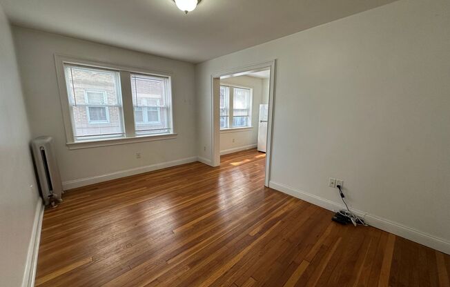 2 beds, 2 baths, 690 sqft, $2,600, Unit 109 Summer #416