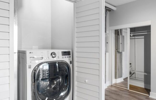 Studio, 1 bath, 280 sqft, $1,750, Unit 511