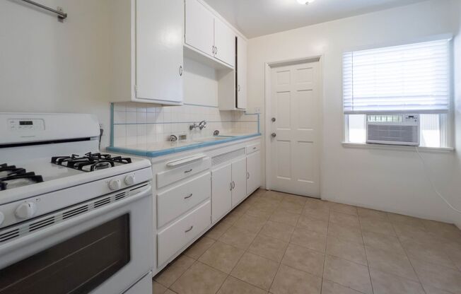 3670 Monon St
