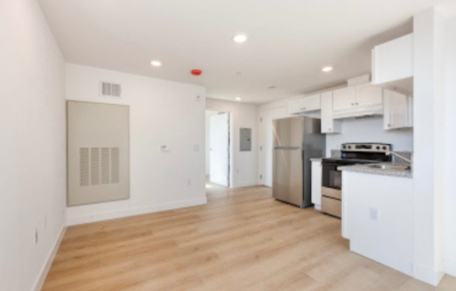 4325 S MAIN