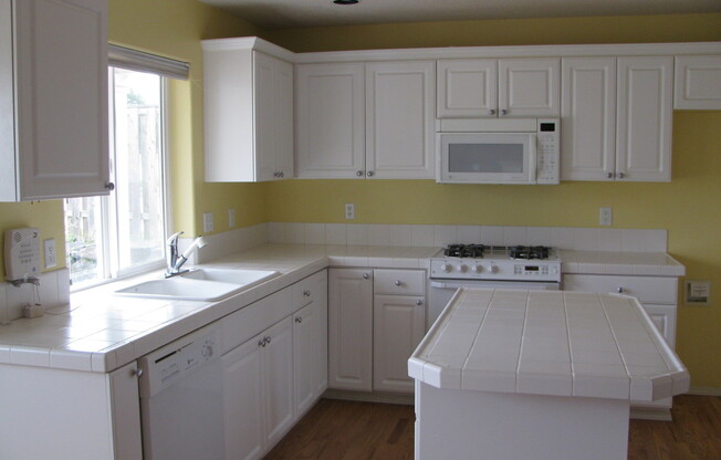 16525 NW Talkingstick Way ~ MOVE-In Special $500 Off 1st Month's Rent!! Magnificent Home with Many Great Features