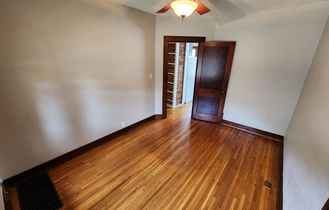 3 beds, 1 bath, $1,400