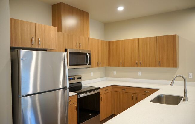3 beds, 2.5 baths, 1,026 sqft, $2,310, Unit 4616