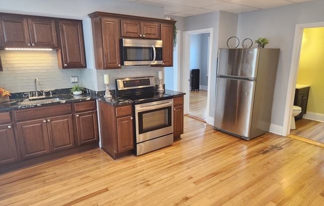 3 beds, 1 bath, 1,350 sqft, $2,595, Unit 2