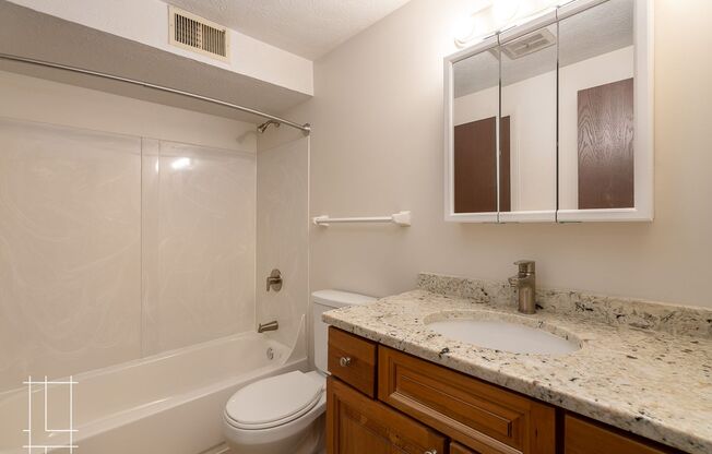 2 beds, 1.5 baths, $1,425, Unit 791 E Thurber Dr Apt. L