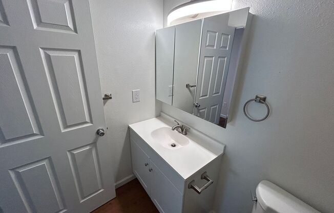 2 beds, 1 bath, 1,000 sqft, $1,295, Unit #7