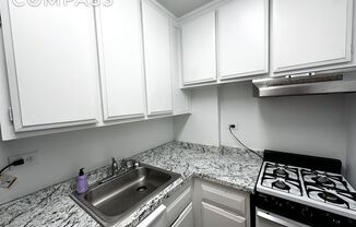 Studio, 1 bath, $3,300, Unit 824