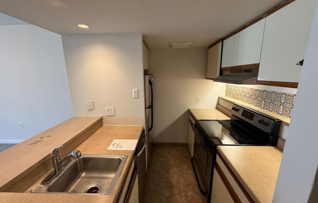Studio, 1 bath, $1,400, Unit 405