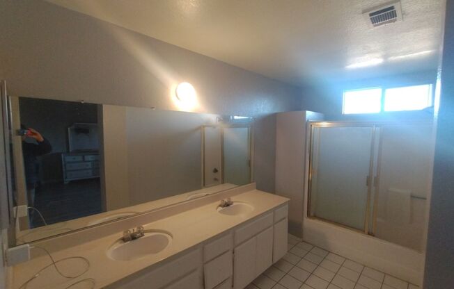 3 beds, 2 baths, $2,750