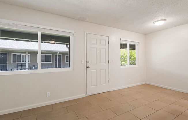 1 bed, 1 bath, 600 sqft, $1,195, Unit M