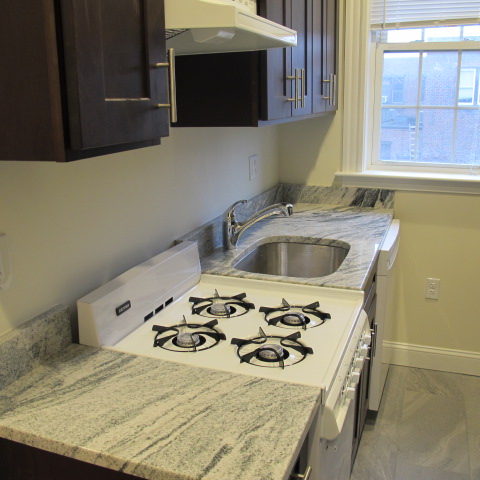 2 beds, 1 bath, 850 sqft, $3,395, Unit 10
