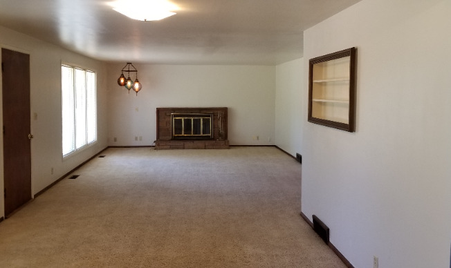 9128 48 AVE S