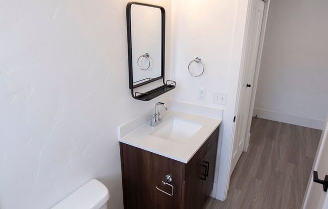 Studio, 1 bath, 425 sqft, $1,149, Unit 08