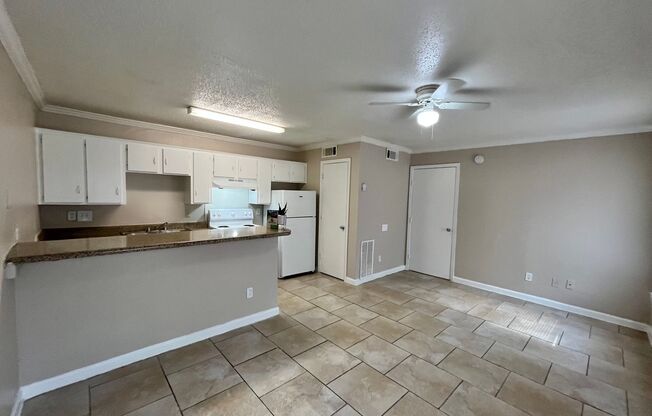 1 bed, 1 bath, 504 sqft, $1,100, Unit 115
