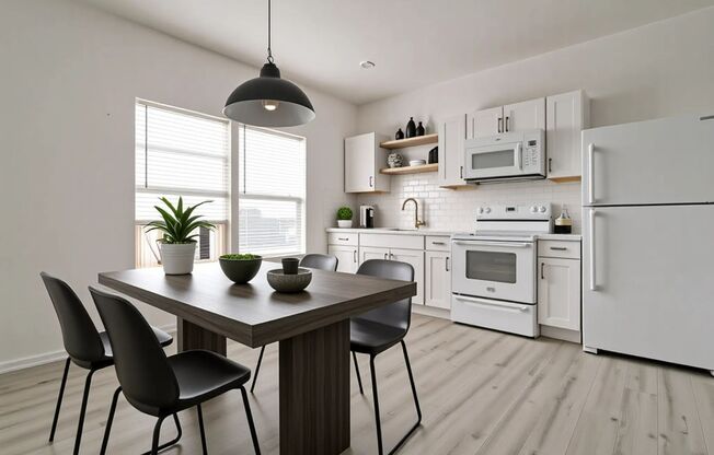2722 E Vickery