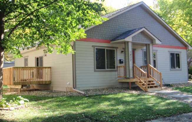 4 beds, 2 baths, $1,950