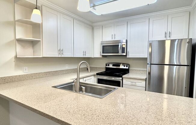 Spacious 2 Bedroom/1 Bath Apartment in Belmont Hills Available NOW!