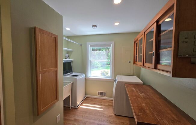 Design and Uniquity Radiate in this Central Raleigh Home
