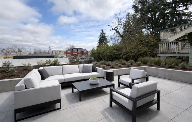 Studio, 1 bath, 329 sqft, $1,695, Unit 209