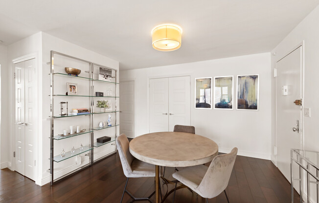 2 beds, 1 bath, $6,500, Unit 17D