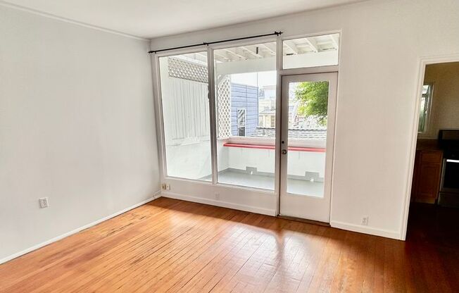 Charming North Beach Unit w/Parking